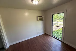 7306 Garden St, Houston, TX 77012 - Photo 3