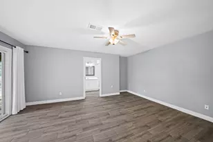 8 Hideaway Dr, Friendswood, TX 77546 - Photo 15