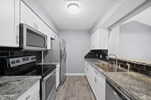 8 Hideaway Dr, Friendswood, TX 77546 - Photo 9