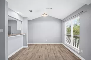 8 Hideaway Dr, Friendswood, TX 77546 - Photo 5