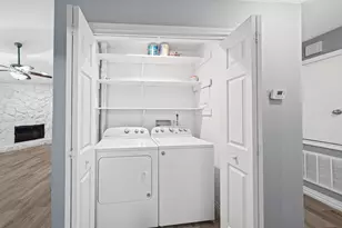 8 Hideaway Dr, Friendswood, TX 77546 - Photo 11