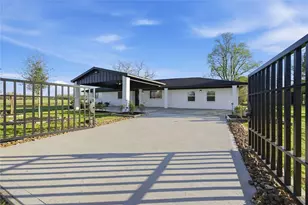 6623 County Rd 4, Damon, TX 77430 - Photo 7