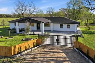 6623 County Rd 4, Damon, TX 77430 - Photo 1