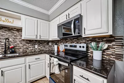 6114 S Greenpark Drive, Houston, TX 77072 - Photo 17