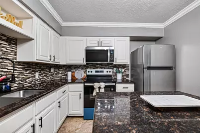 6114 S Greenpark Drive, Houston, TX 77072 - Photo 15