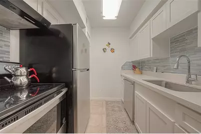 2201 Fountain View Drive #9, Houston, TX 77057 - Photo 15