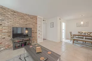 2201 Fountain View Dr, Houston, TX 77057 - Photo 9