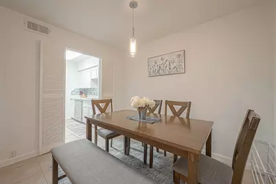 2201 Fountain View Drive #9, Houston, TX 77057 - Photo 11