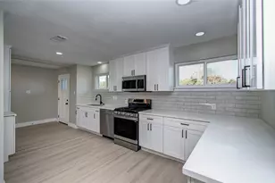 7918 Bayside Dr, Beach City, TX 77523 - Photo 5