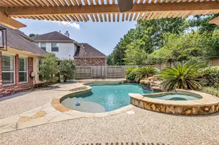 79 W Shale Creek Cir, The Woodlands, TX 77382 - Photo 39
