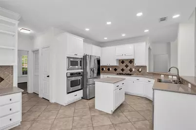 79 W Shale Creek Circle, The Woodlands, TX 77382 - Photo 13