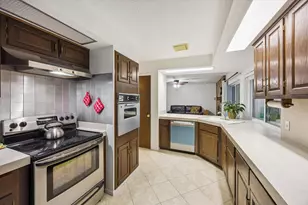 11726 Dorrance Ln, Meadows Place, TX 77477 - Photo 17