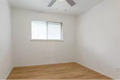 812 Jefferson Avenue #D, Cleveland, TX 77327 - Photo 5