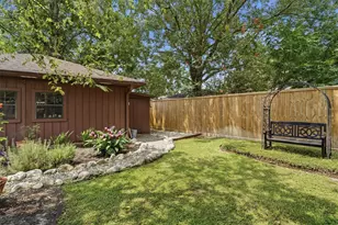 18319 Hereford Ln, Houston, TX 77058 - Photo 37