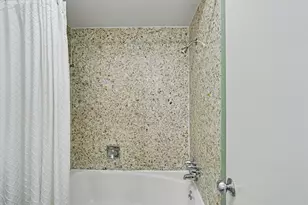 18319 Hereford Ln, Houston, TX 77058 - Photo 7