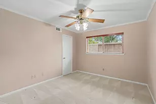 18319 Hereford Ln, Houston, TX 77058 - Photo 9
