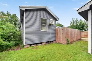 6715 Victoria St, Houston, TX 77020 - Photo 3