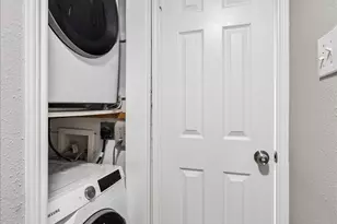 2100 Tanglewilde St, Houston, TX 77063 - Photo 13