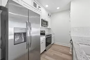 4211 Pointe W Dr, Galveston, TX 77554 - Photo 15