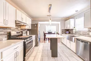 2202 Falling Oaks Rd, Houston, TX 77038 - Photo 11