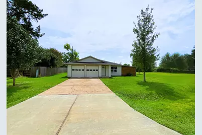 522 Irene Drive, Highlands, TX 77562 - Photo 3