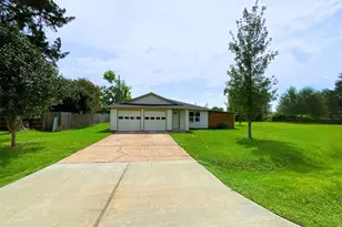522 Irene Dr, Highlands, TX 77562 - Photo 3