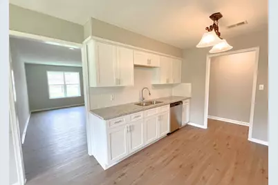 522 Irene Drive, Highlands, TX 77562 - Photo 9