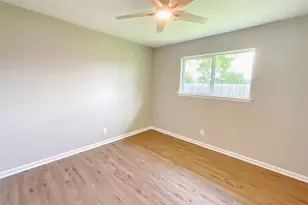 522 Irene Dr, Highlands, TX 77562 - Photo 21