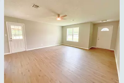 522 Irene Drive, Highlands, TX 77562 - Photo 5