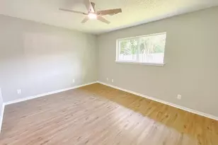 522 Irene Dr, Highlands, TX 77562 - Photo 17
