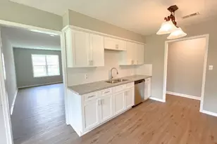 522 Irene Dr, Highlands, TX 77562 - Photo 9