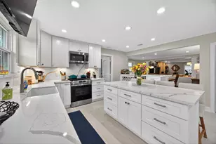 70 Colony Park Cir, Galveston, TX 77551 - Photo 15