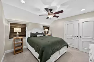 70 Colony Park Cir, Galveston, TX 77551 - Photo 31