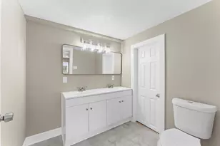 2202 Des Jardines St, Houston, TX 77023 - Photo 21