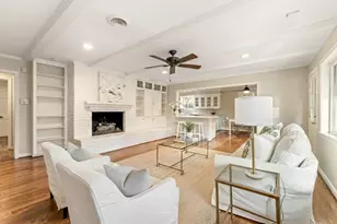 10203 Green Tree Rd, Houston, TX 77042 - Photo 11