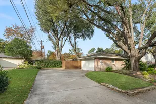 10203 Green Tree Rd, Houston, TX 77042 - Photo 23