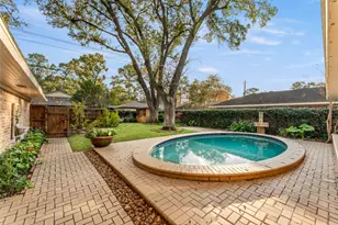 10203 Green Tree Rd, Houston, TX 77042 - Photo 7