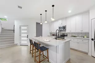 12204 Hairston Cir, Willis, TX 77318 - Photo 5
