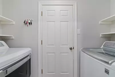 218 E Rainbow Ridge Circle, The Woodlands, TX 77381 - Photo 15