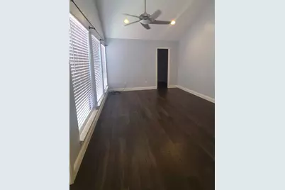 7447 Cambridge #8, Houston, TX 77054 - Photo 11