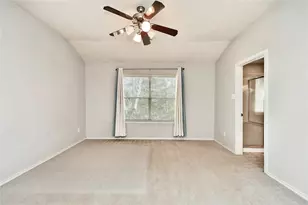 62 E Stedhill Loop, Conroe, TX 77384 - Photo 13