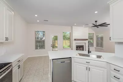 42 Camber Pine Place, The Woodlands, TX 77382 - Photo 15