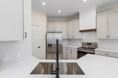 42 Camber Pine Place, The Woodlands, TX 77382 - Photo 13