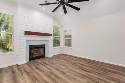 42 Camber Pine Place, The Woodlands, TX 77382 - Photo 9