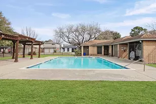 8334 Country View Dr, Houston, TX 77040 - Photo 17