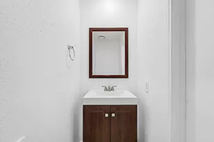 8334 Country View Dr, Houston, TX 77040 - Photo 7