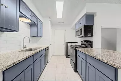 8334 Country View Drive, Houston, TX 77040 - Photo 5