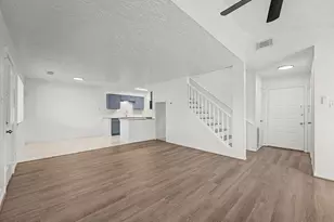 8334 Country View Dr, Houston, TX 77040 - Photo 3