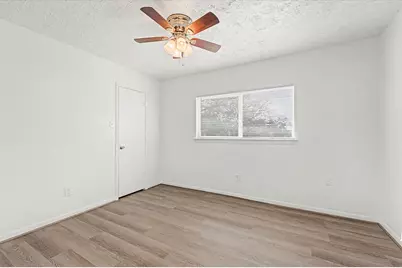 8334 Country View Drive, Houston, TX 77040 - Photo 13