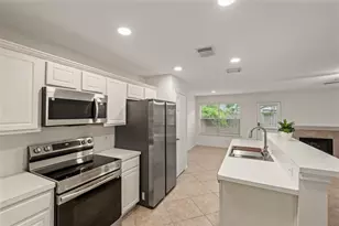 222 Blushwood Pl, The Woodlands, TX 77382 - Photo 5